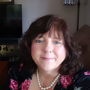 Meet your Posher, Laraine